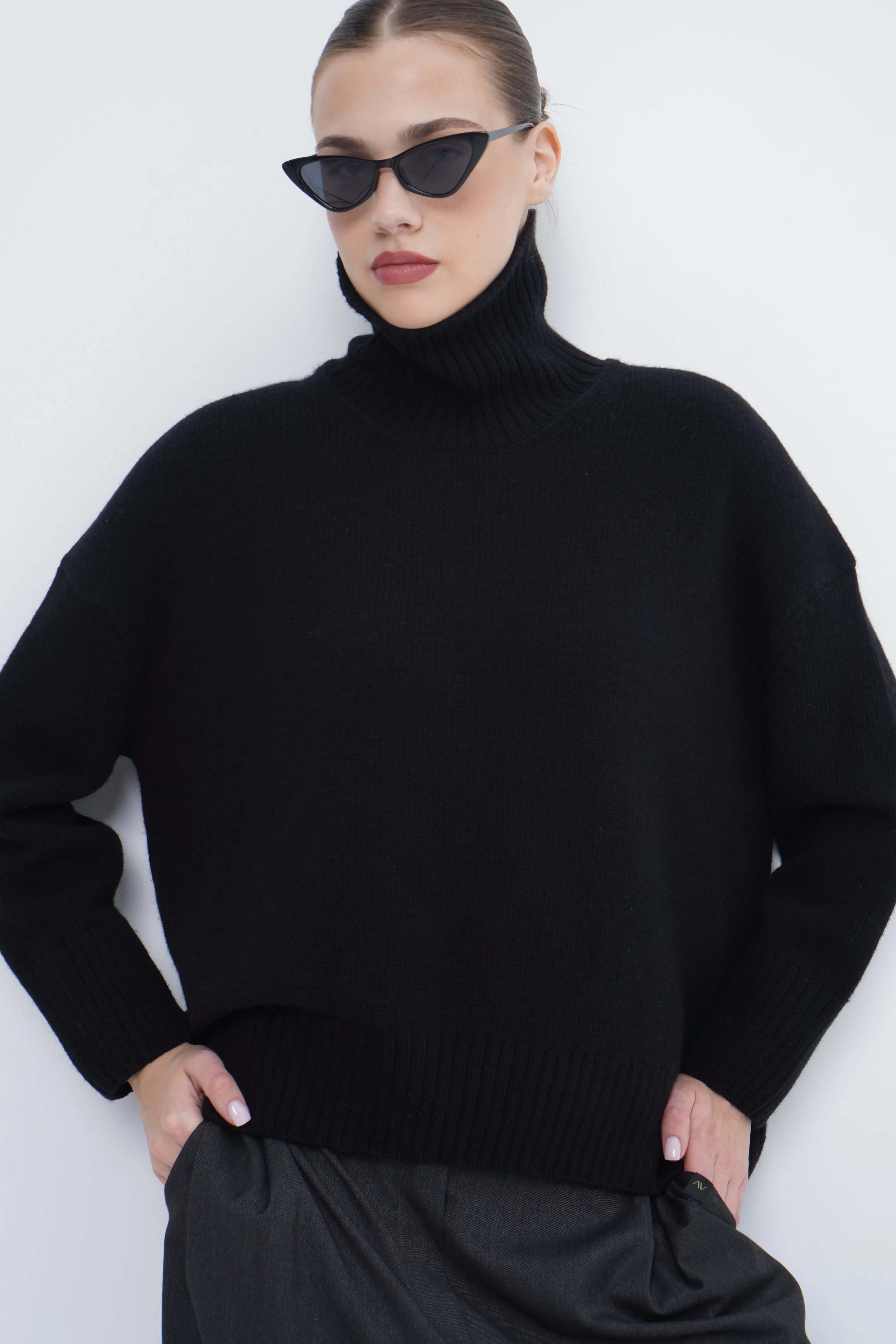 Cashmere turtleneck  sweater MANHATTAN