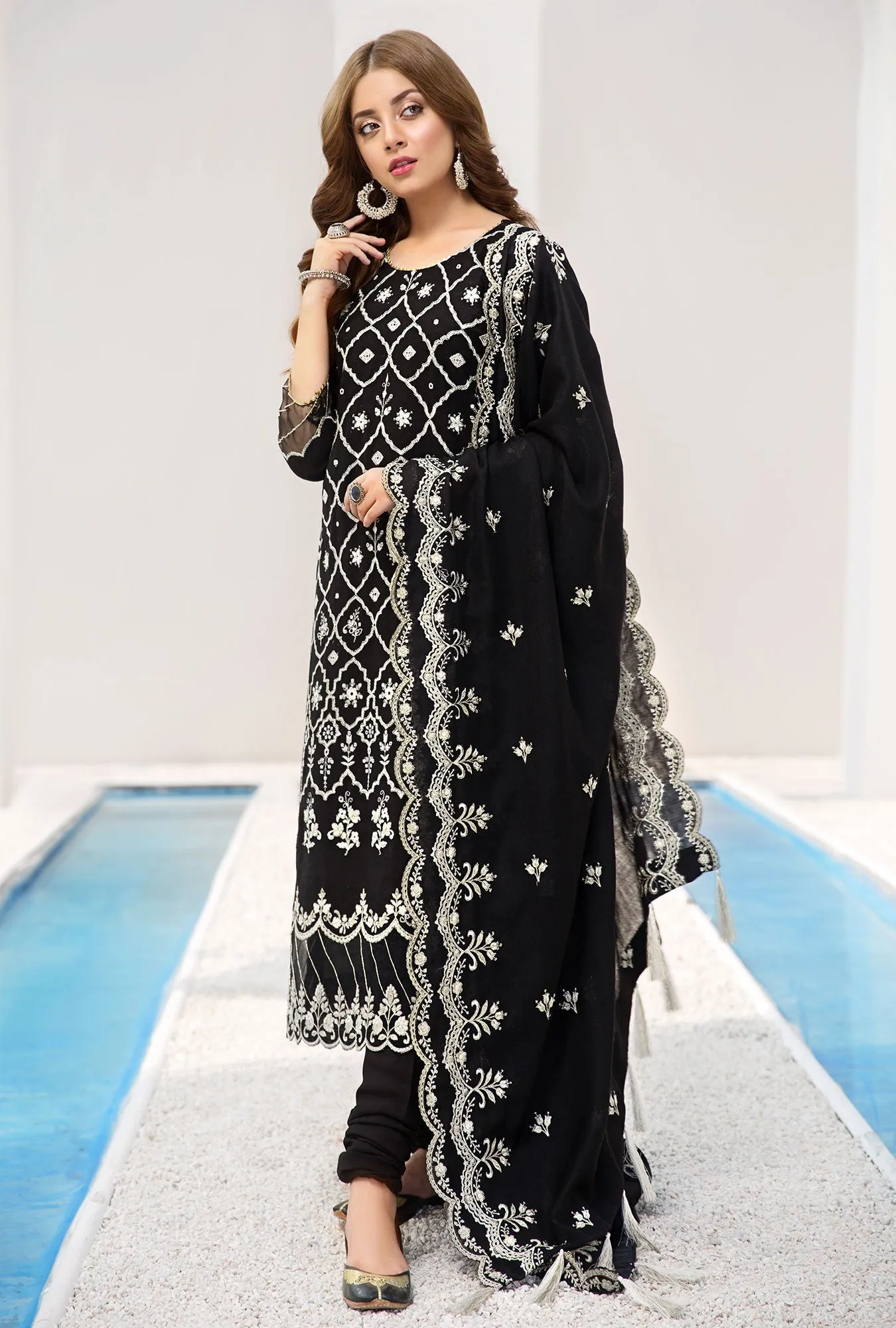 Noor by Saadia Asad Winter Collection 2019 – D1-Black