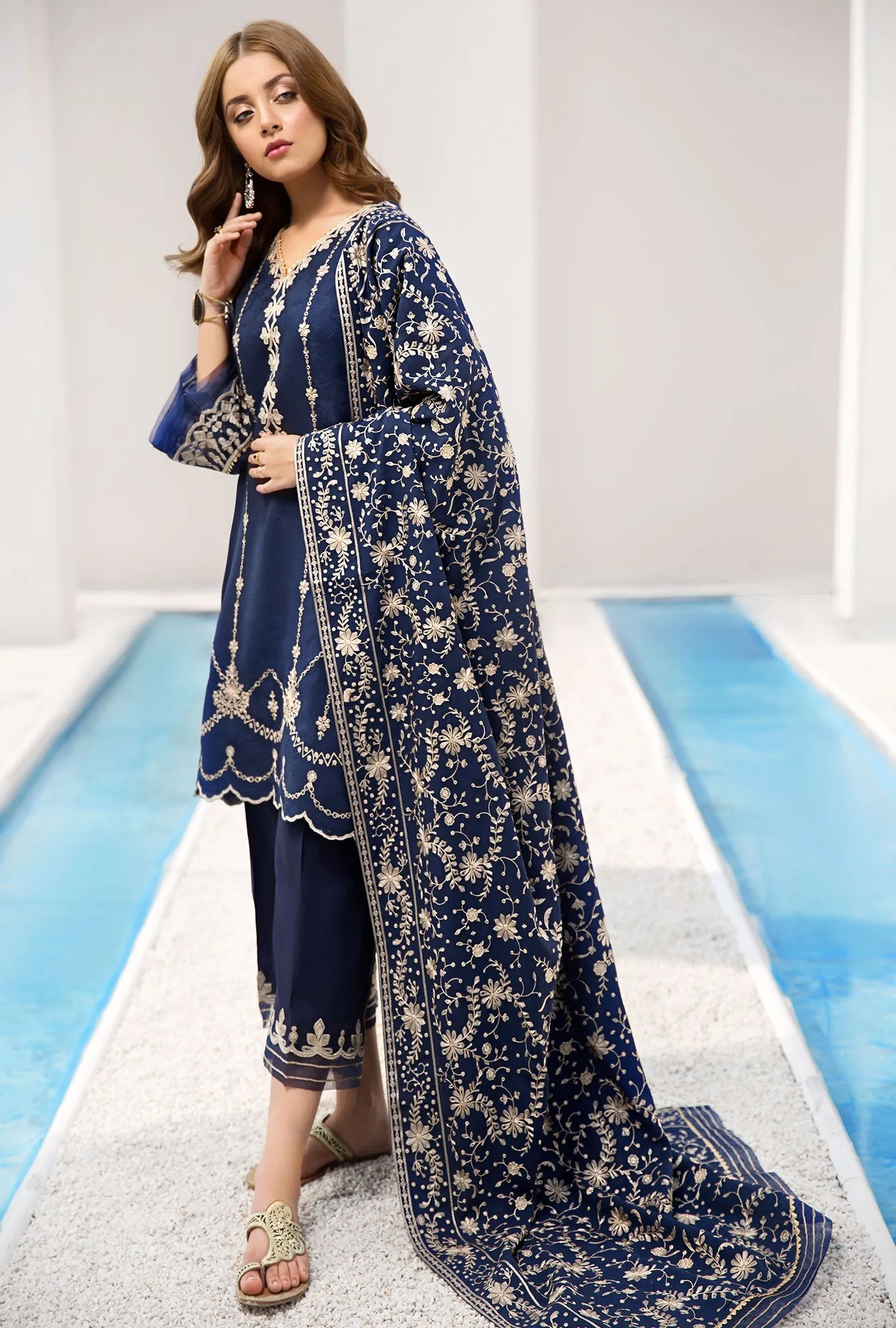 Noor by Saadia Asad Winter Collection 2019 – D5-Blue